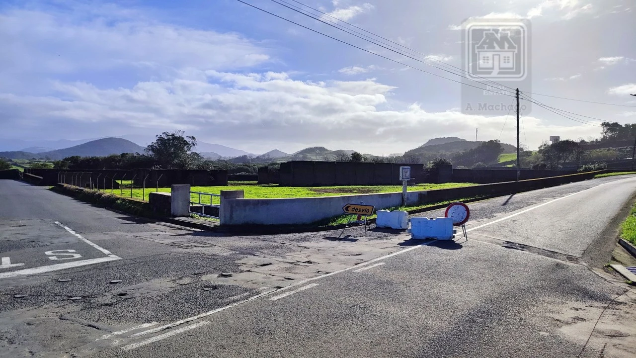 Terreno para Venda em Pico da Pedra Foto 4