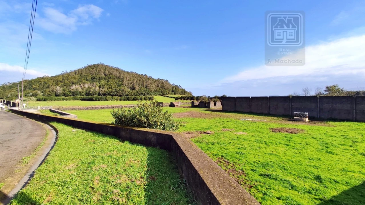 Terreno para Venda em Pico da Pedra Foto 5