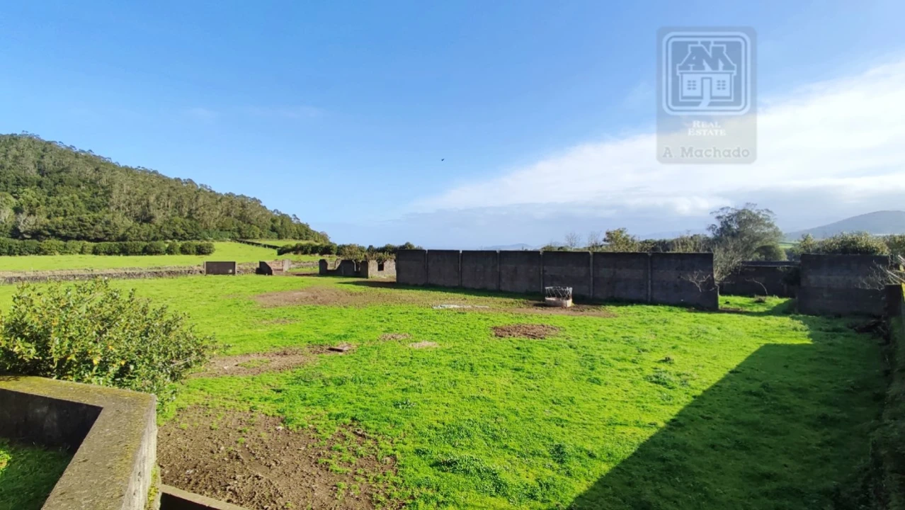 Terreno para Venda em Pico da Pedra Foto 6