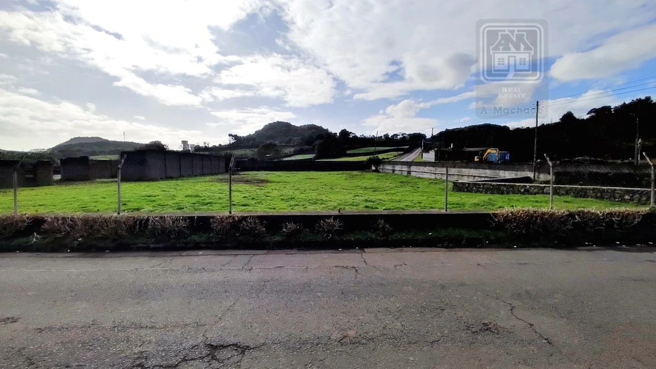 Terreno para Venda em Pico da Pedra Foto 13