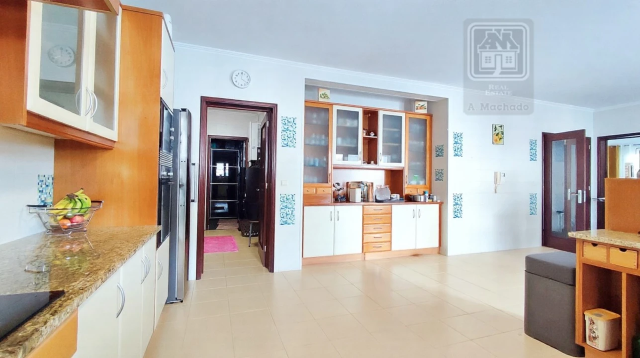 Moradia T7 para Venda em Fenais da Luz Foto 20