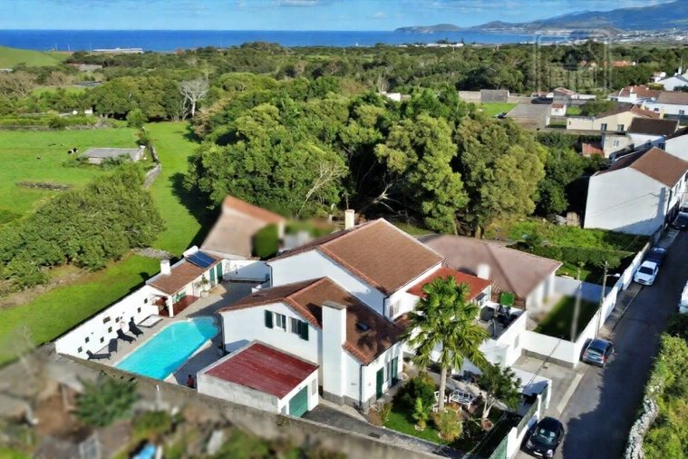 Moradia T7 para Venda em Fenais da Luz Foto 1