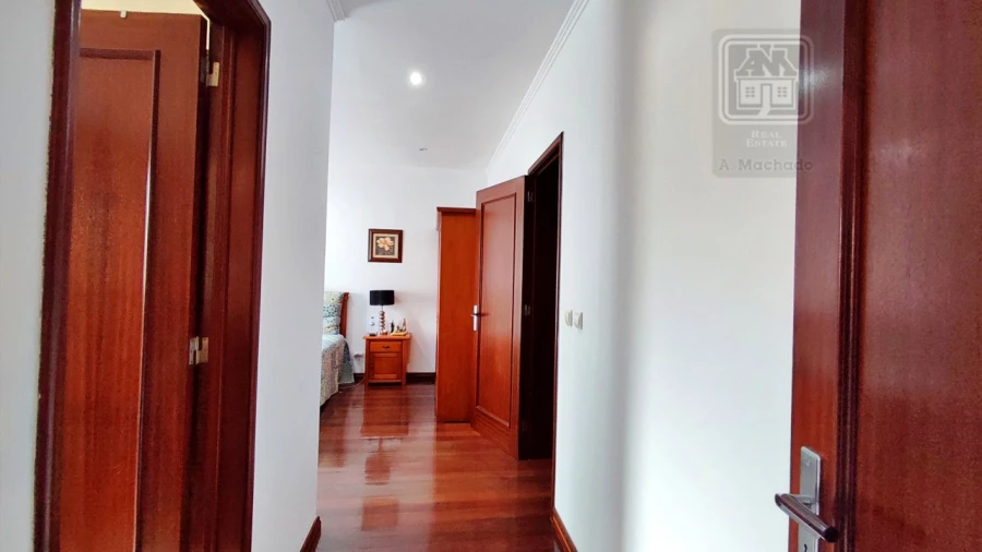 Moradia T7 para Venda em Fenais da Luz Foto 27