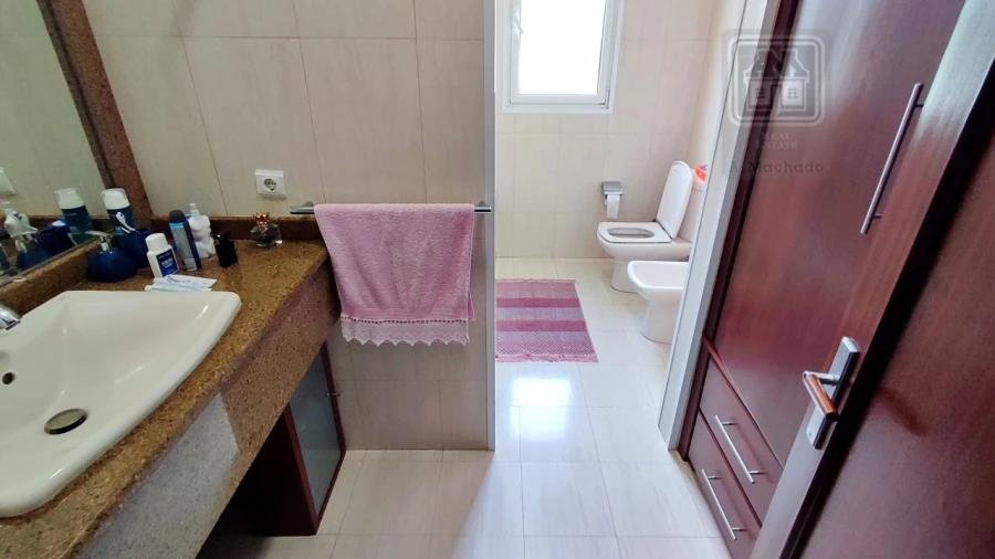 Moradia T7 para Venda em Fenais da Luz Foto 36