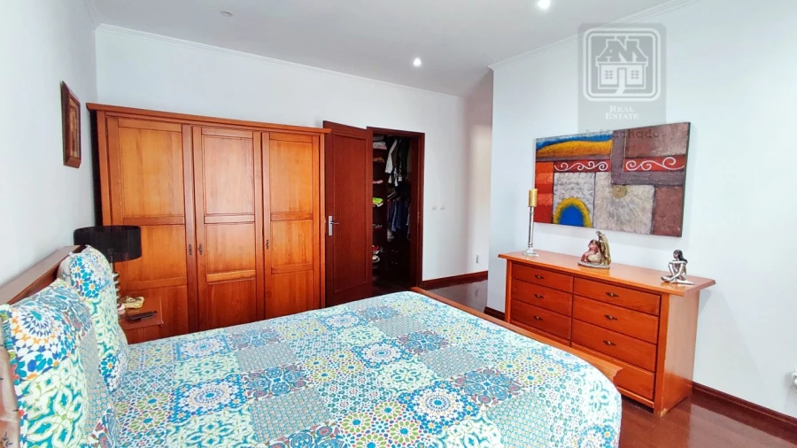 Moradia T7 para Venda em Fenais da Luz Foto 30