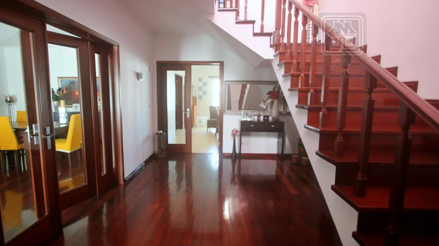 Moradia T7 para Venda em Fenais da Luz Foto 15