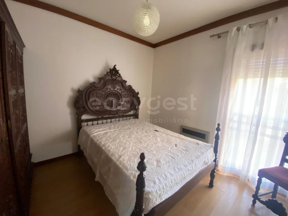 Apartamento T2 para Arrendamento em Sé Nova, Santa Cruz, Almedina e São Bartolomeu Foto 5