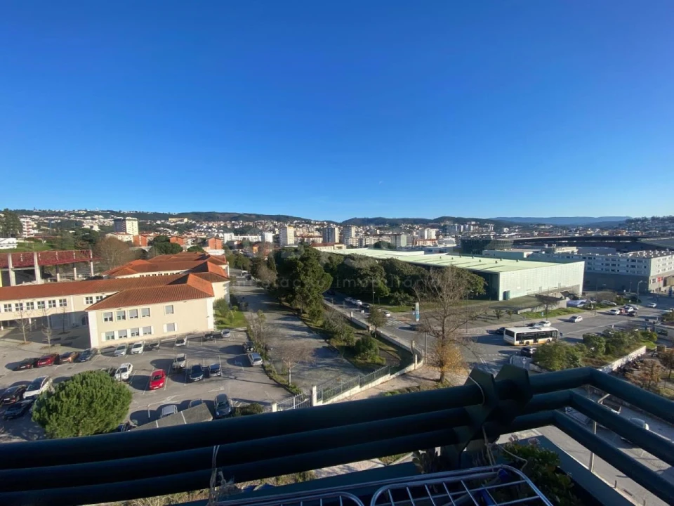 Apartamento T2 para Arrendamento em Sé Nova, Santa Cruz, Almedina e São Bartolomeu Foto 11