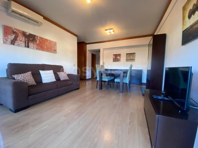 Apartamento T2 para Arrendamento em Sé Nova, Santa Cruz, Almedina e São Bartolomeu Foto 3