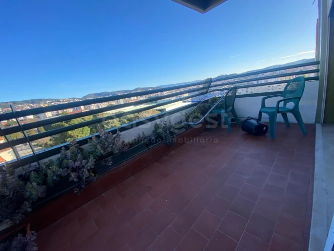 Apartamento T2 para Arrendamento em Sé Nova, Santa Cruz, Almedina e São Bartolomeu Foto 9