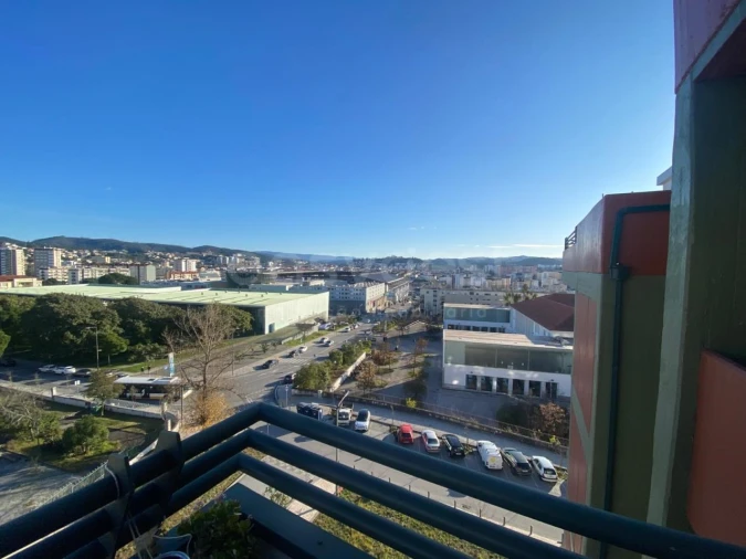 Apartamento T2 para Arrendamento em Sé Nova, Santa Cruz, Almedina e São Bartolomeu Foto 12