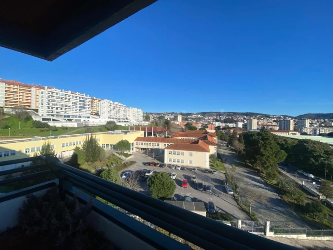 Apartamento T2 para Arrendamento em Sé Nova, Santa Cruz, Almedina e São Bartolomeu Foto 14