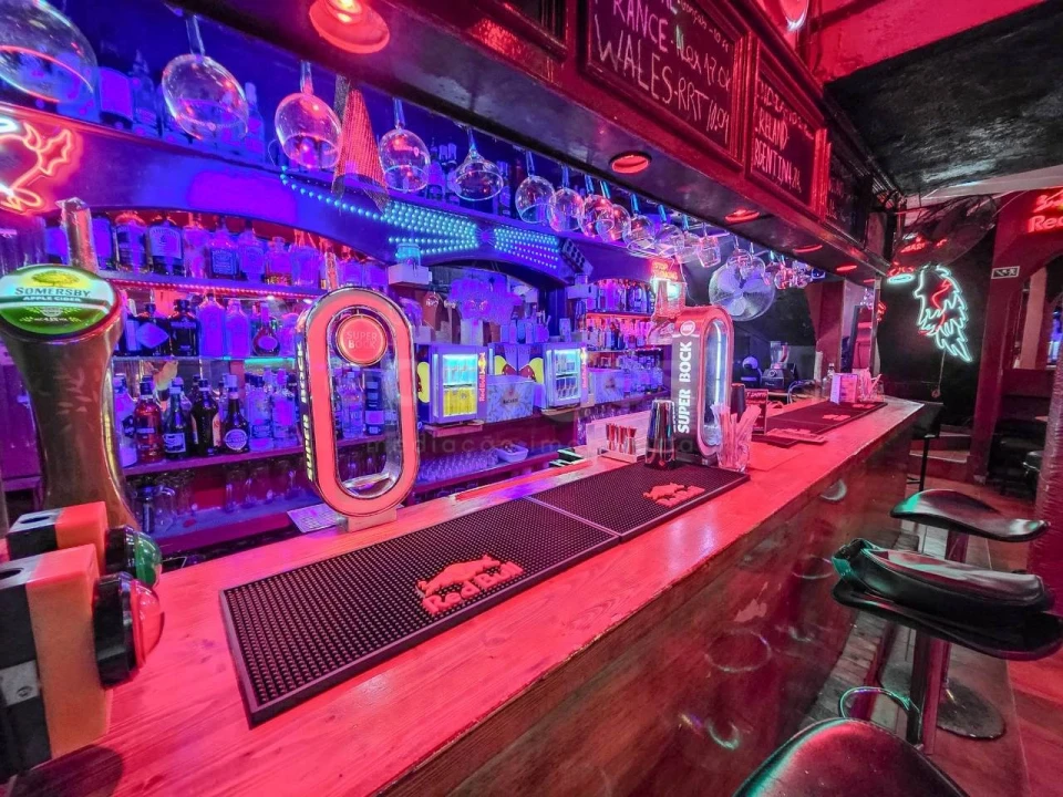 Prédio para Arrendamento em Lagos (São Sebastião e Santa Maria) Foto 12