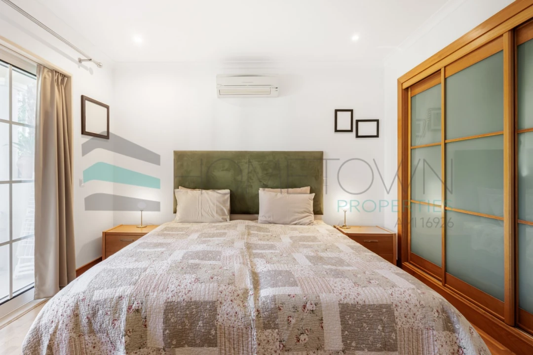 Apartamento T2 para Venda em Quarteira Foto 17