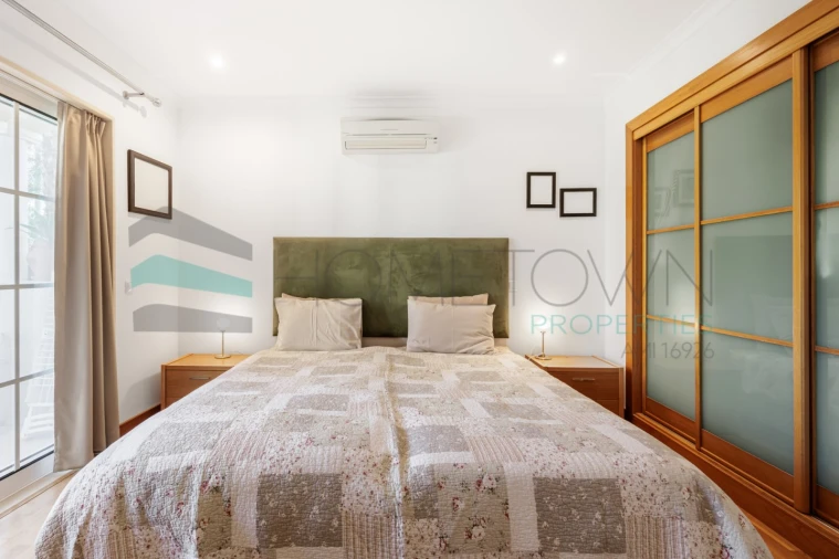 Apartamento T2 para Venda em Quarteira Foto 17