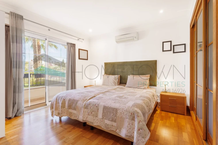 Apartamento T2 para Venda em Quarteira Foto 16