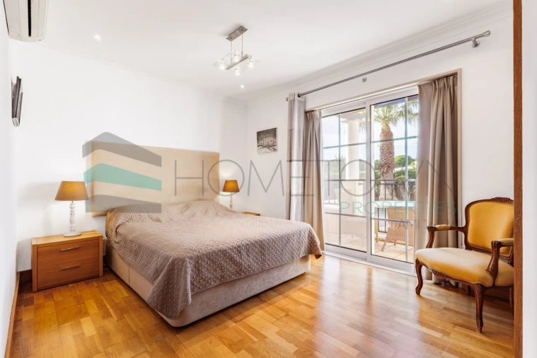 Apartamento T2 para Venda em Quarteira Foto 14