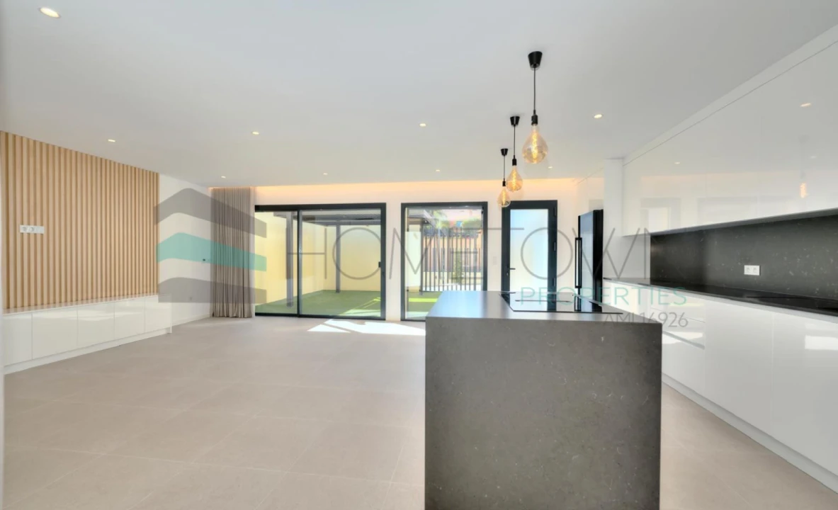 Moradia T3 para Venda em Quarteira Foto 3