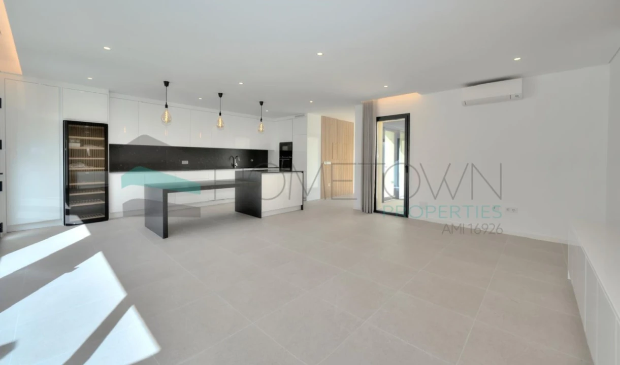 Moradia T3 para Venda em Quarteira Foto 4