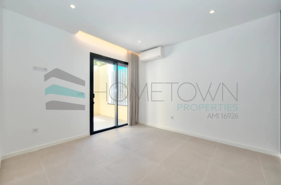 Moradia T3 para Venda em Quarteira Foto 13