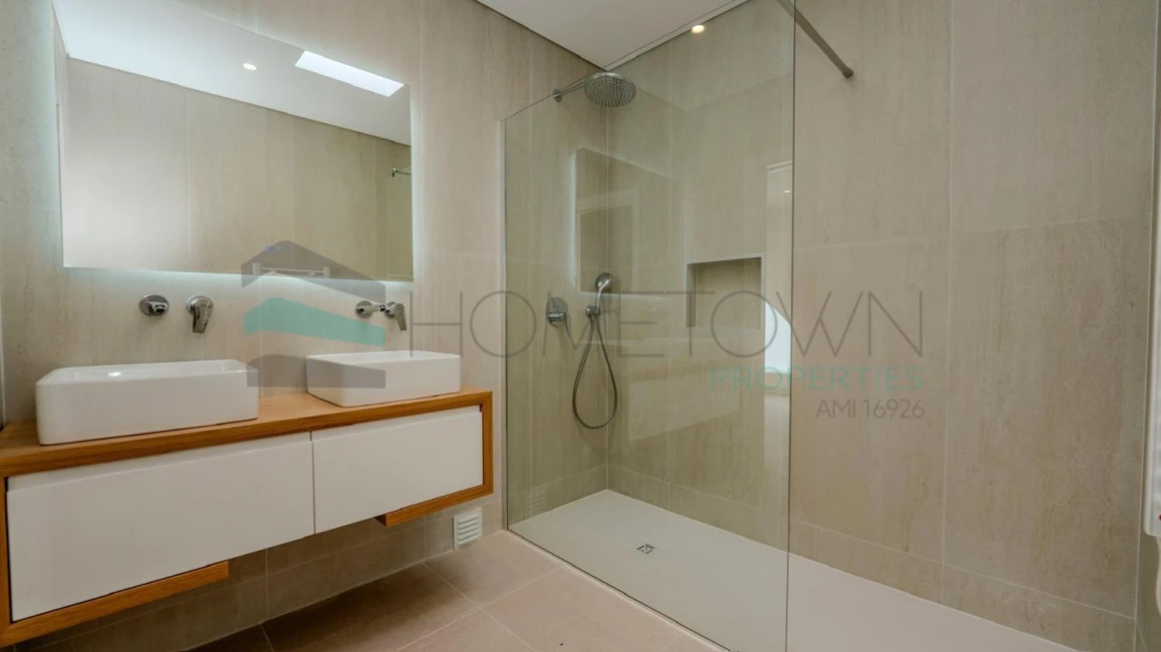 Moradia T3 para Venda em Quarteira Foto 16