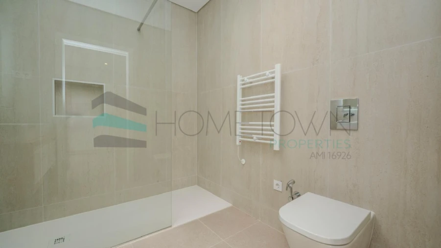 Moradia T3 para Venda em Quarteira Foto 11