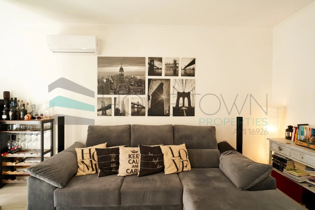 Apartamento T2 para Venda em Quarteira Foto 6