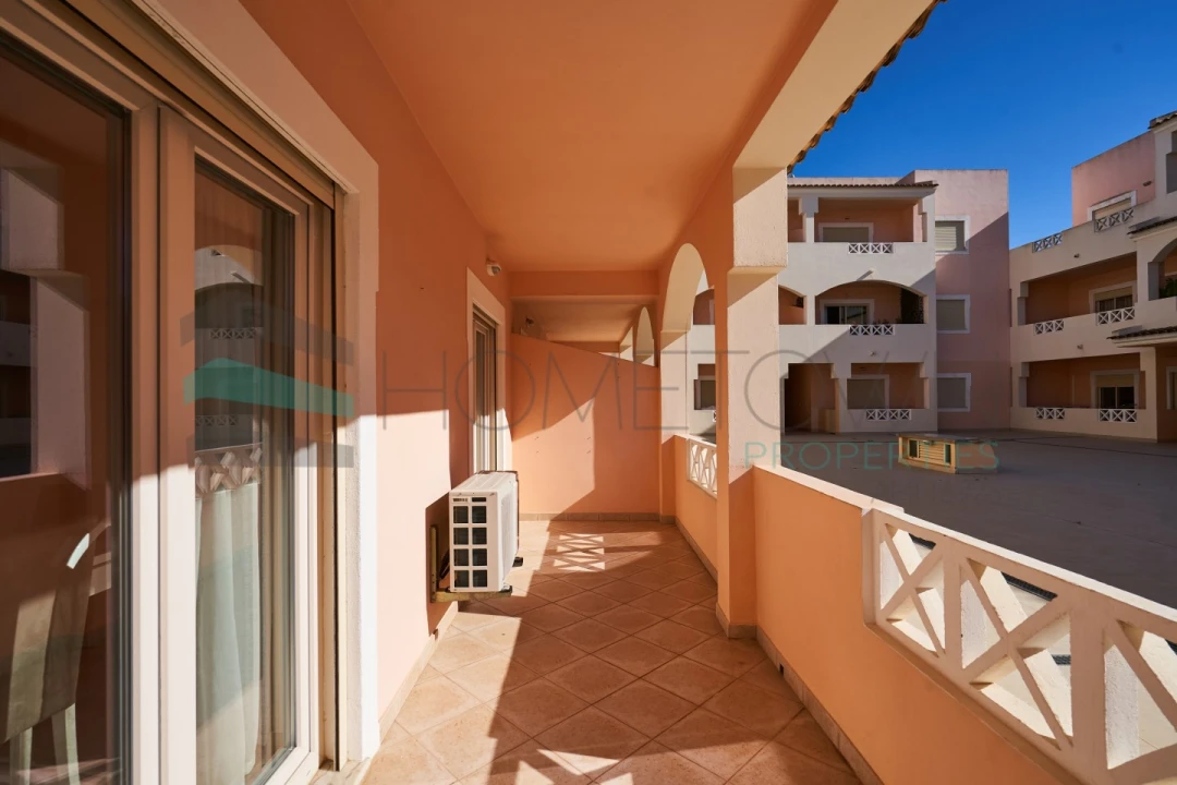 Apartamento T2 para Venda em Quarteira Foto 16