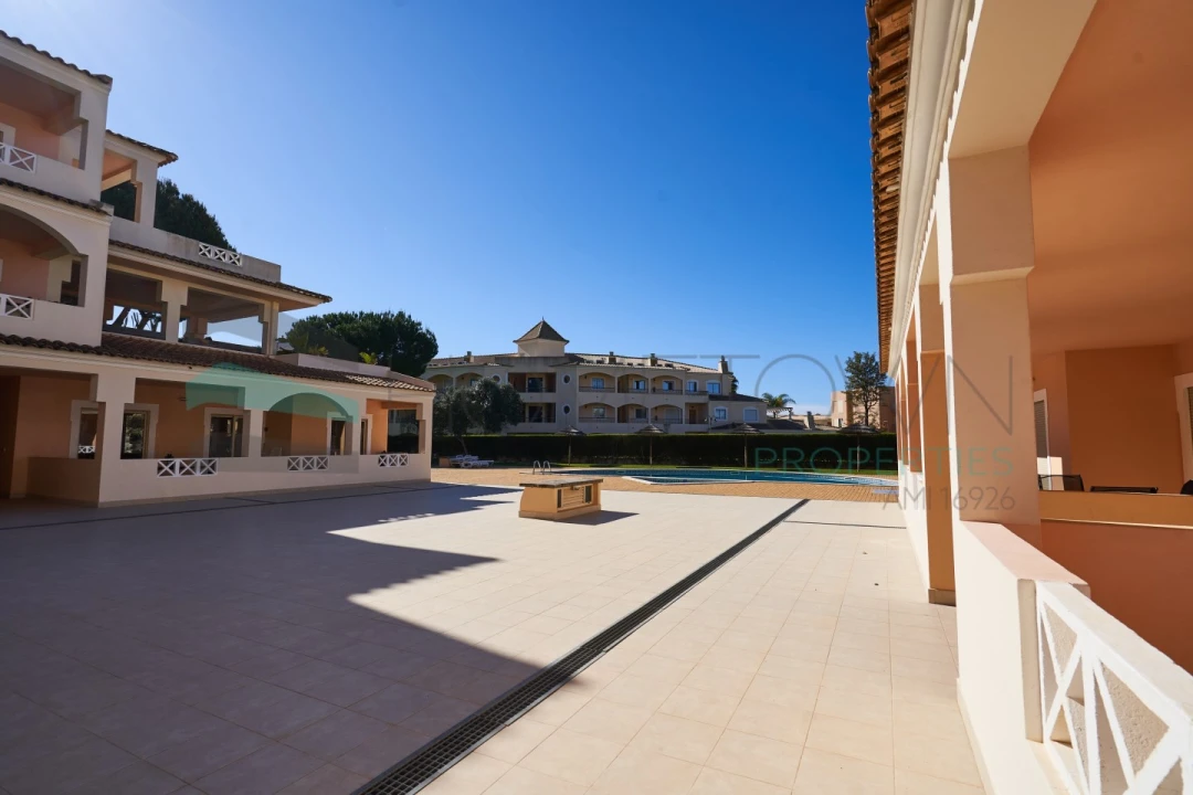 Apartamento T2 para Venda em Quarteira Foto 20