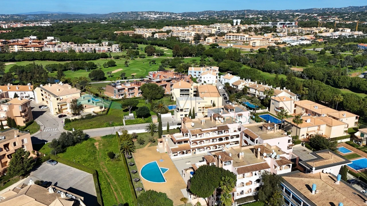 Apartamento T2 para Venda em Quarteira Foto 38