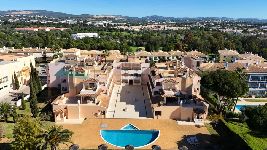 Apartamento T2 para Venda em Quarteira Foto 36