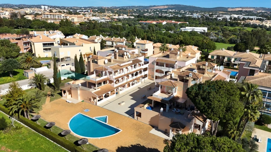 Apartamento T2 para Venda em Quarteira Foto 37