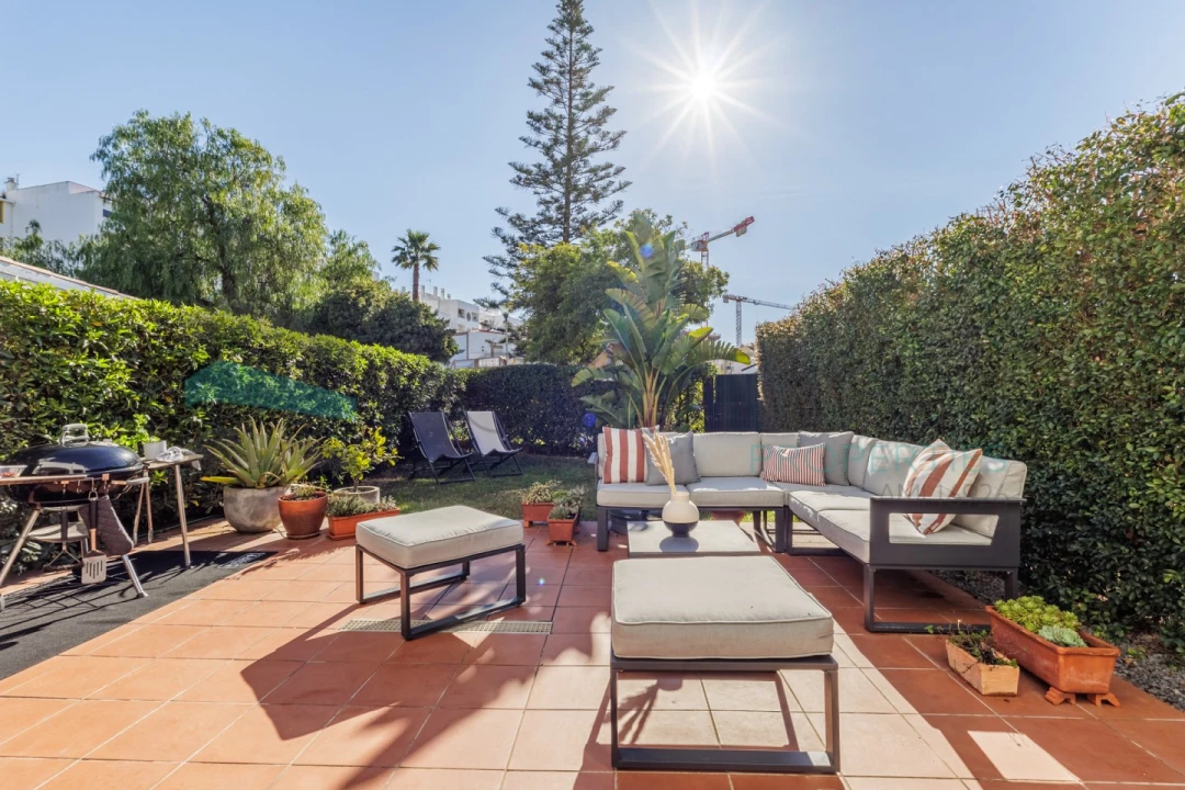 Moradia T2 para Venda em Quarteira Foto 2