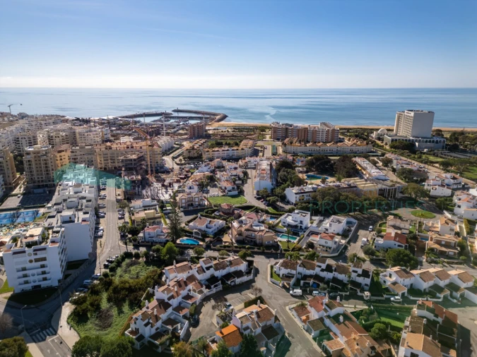 Moradia T2 para Venda em Quarteira