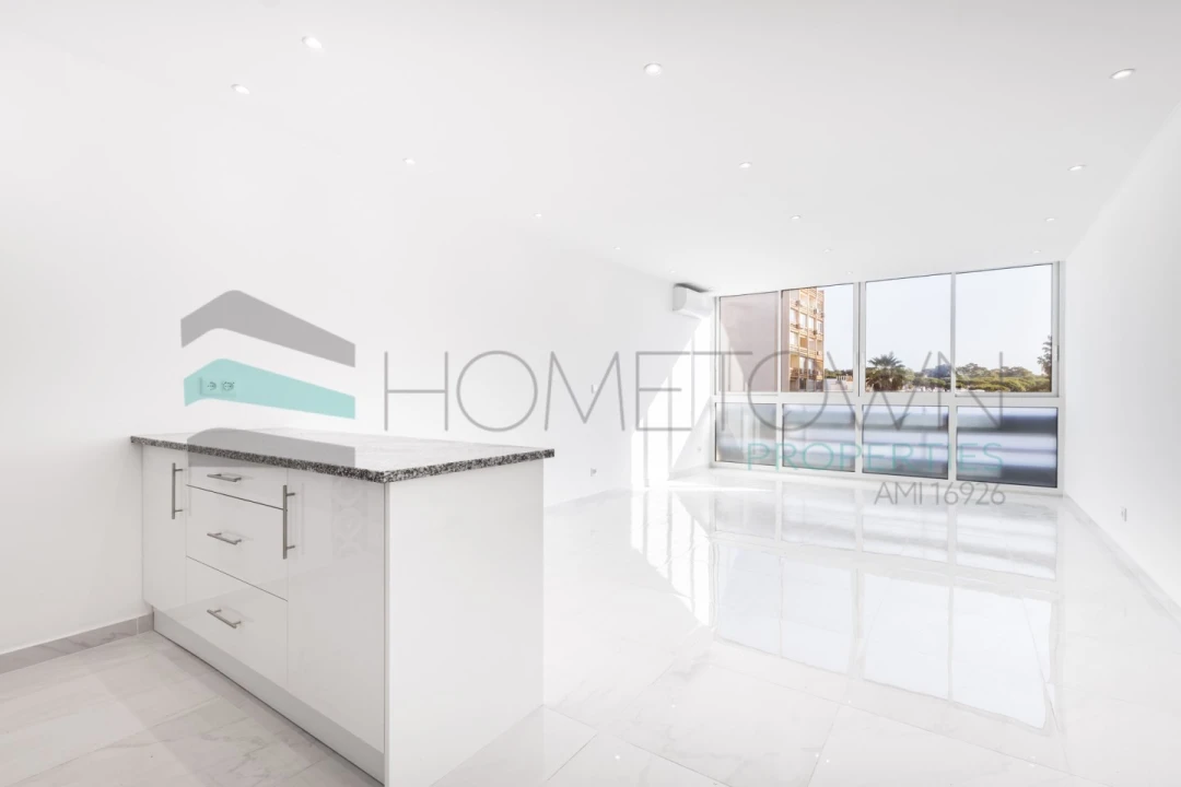 Apartamento para Venda em Quarteira Foto 2