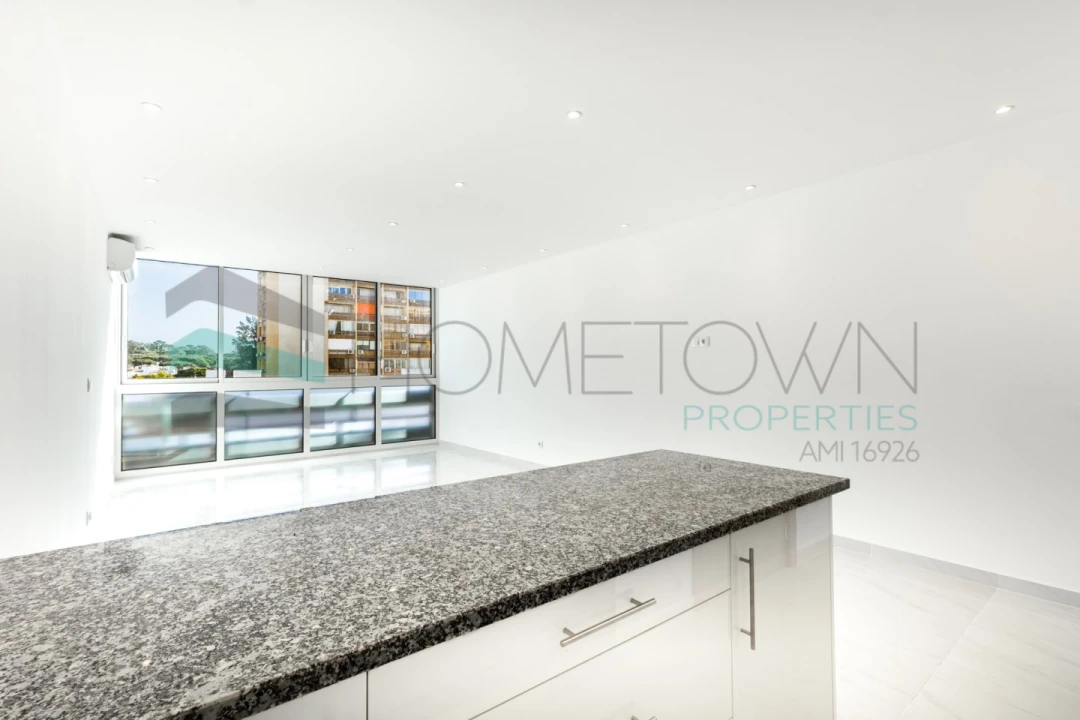 Apartamento para Venda em Quarteira Foto 5