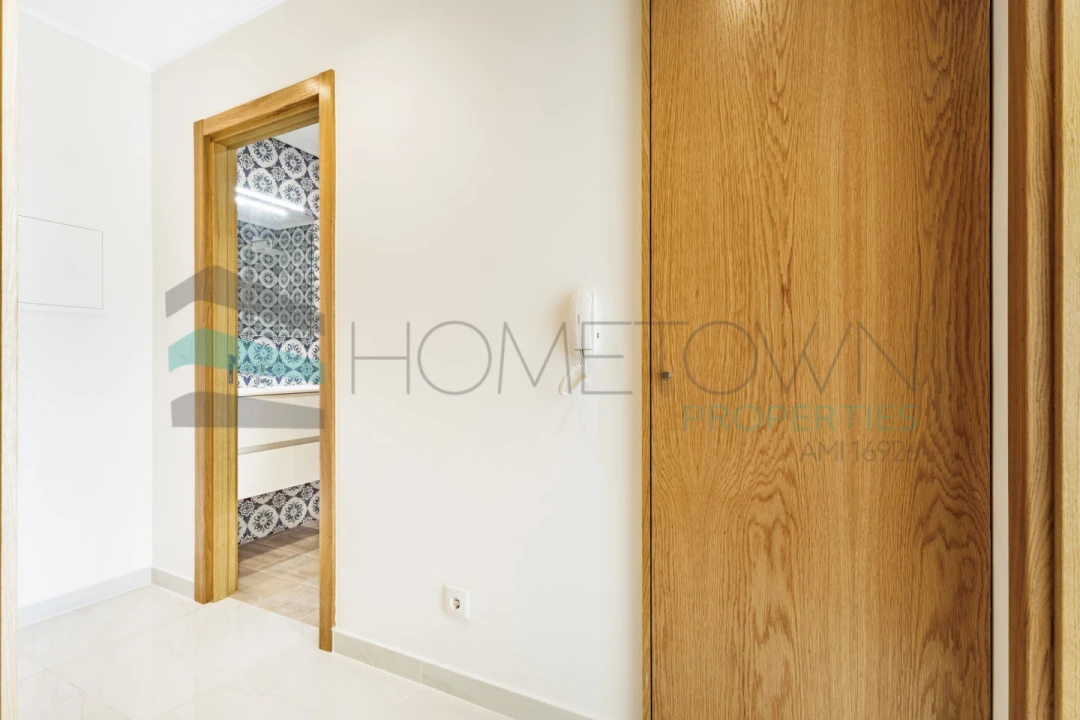 Apartamento para Venda em Quarteira Foto 12