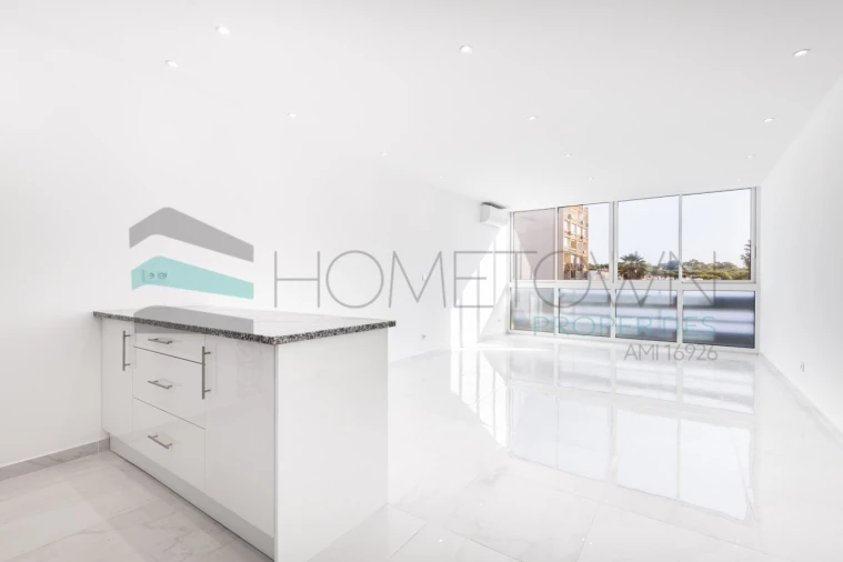 Apartamento para Venda em Quarteira Foto 2