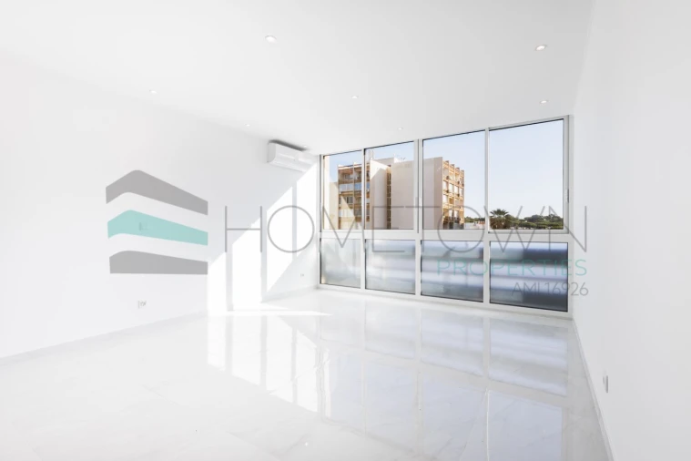 Apartamento para Venda em Quarteira Foto 3