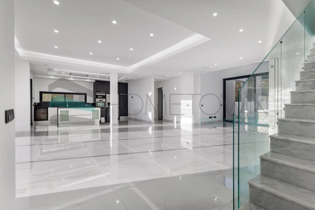 Moradia T3 para Venda em Quarteira Foto 2