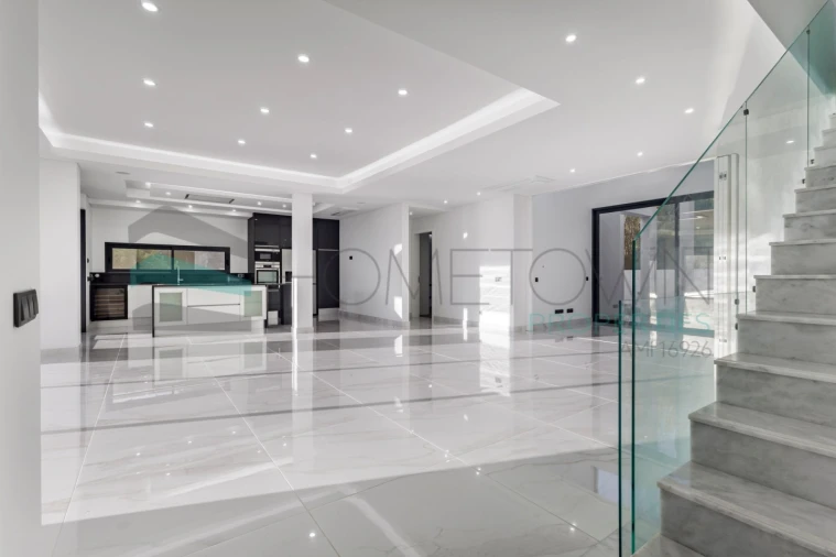 Moradia T3 para Venda em Quarteira Foto 2