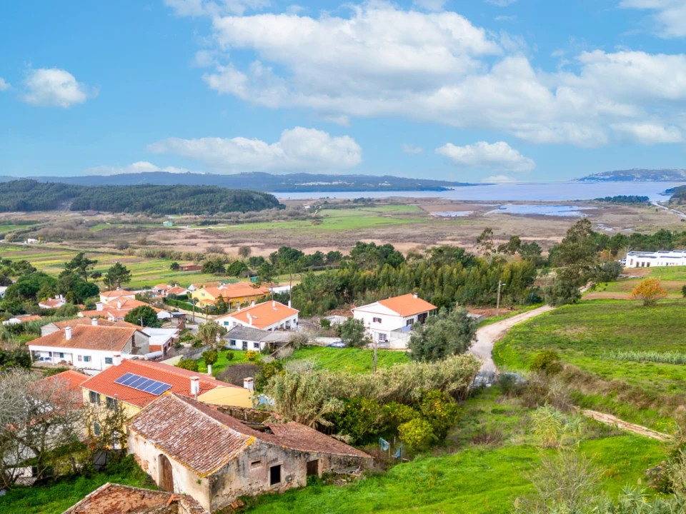 Moradia T4 para Venda em Santa Maria, São Pedro e Sobral da Lagoa Foto 4