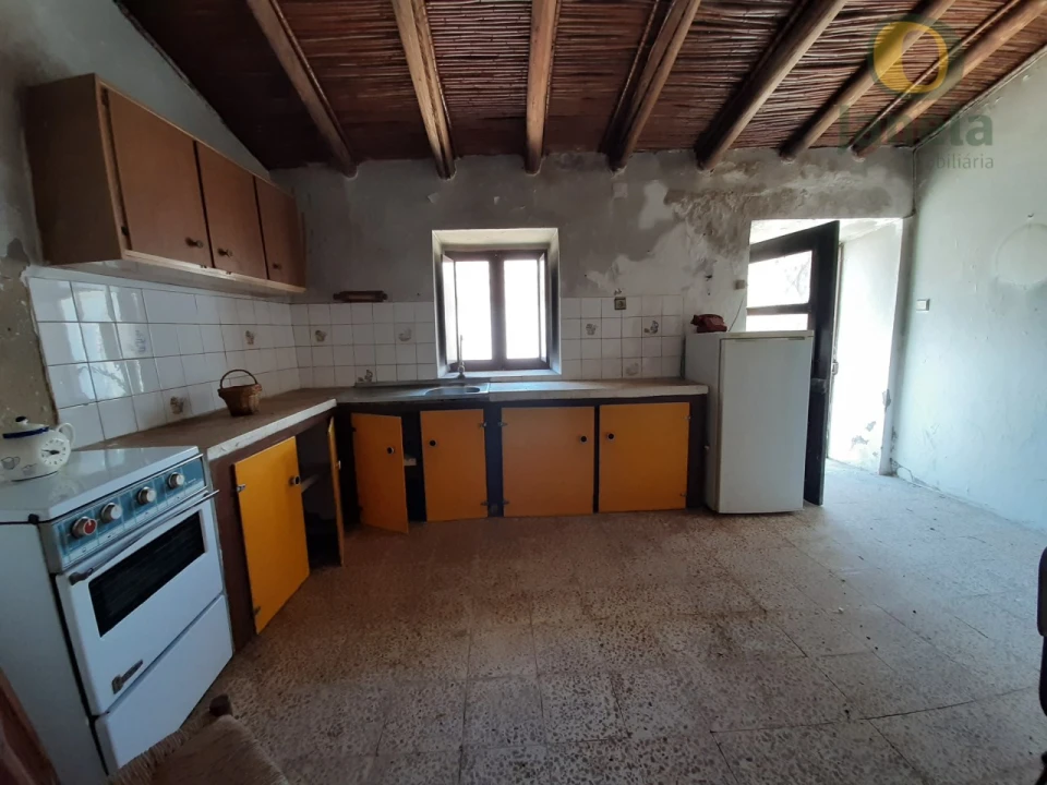 Moradia T1 para Venda em Salir Foto 8