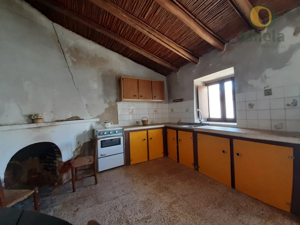 Moradia T1 para Venda em Salir Foto 14