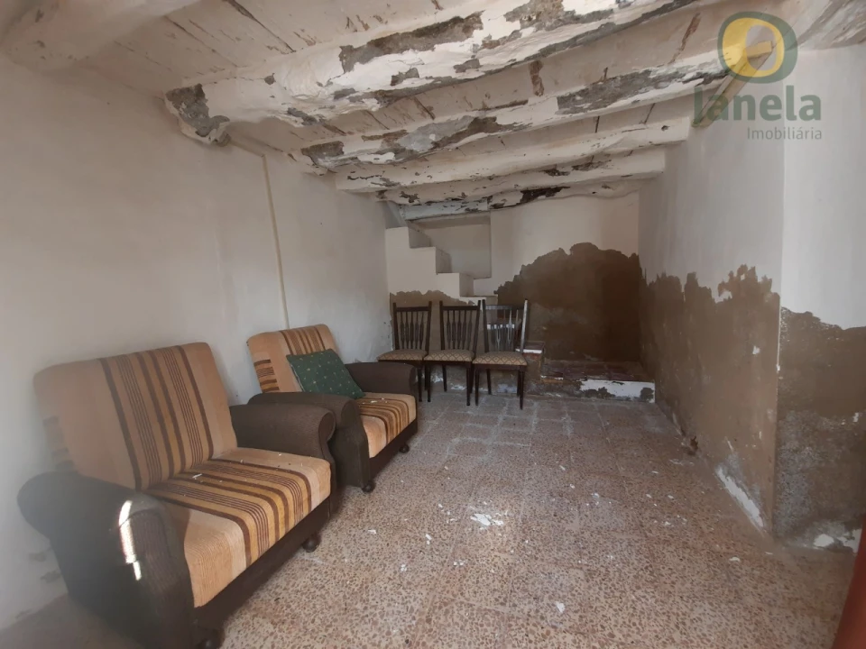 Moradia T1 para Venda em Salir Foto 22