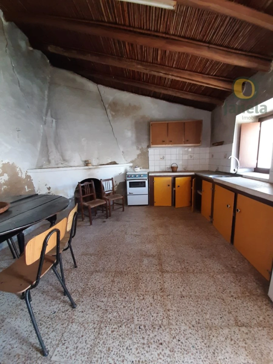 Moradia T1 para Venda em Salir Foto 9