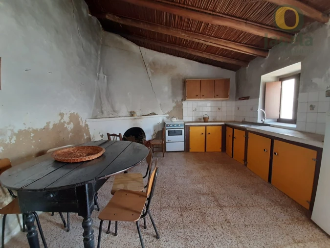 Moradia T1 para Venda em Salir Foto 18