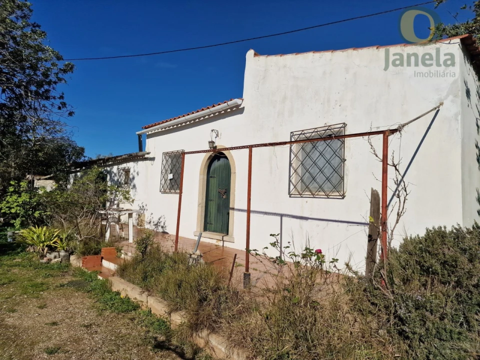 Moradia T1 para Venda em Santa Barbara de Nexe Foto 5