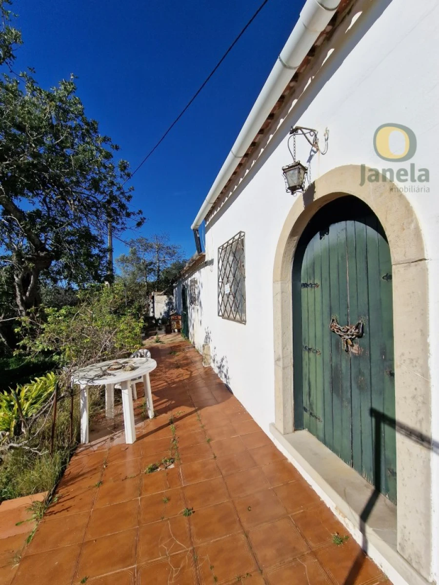 Moradia T1 para Venda em Santa Barbara de Nexe Foto 13