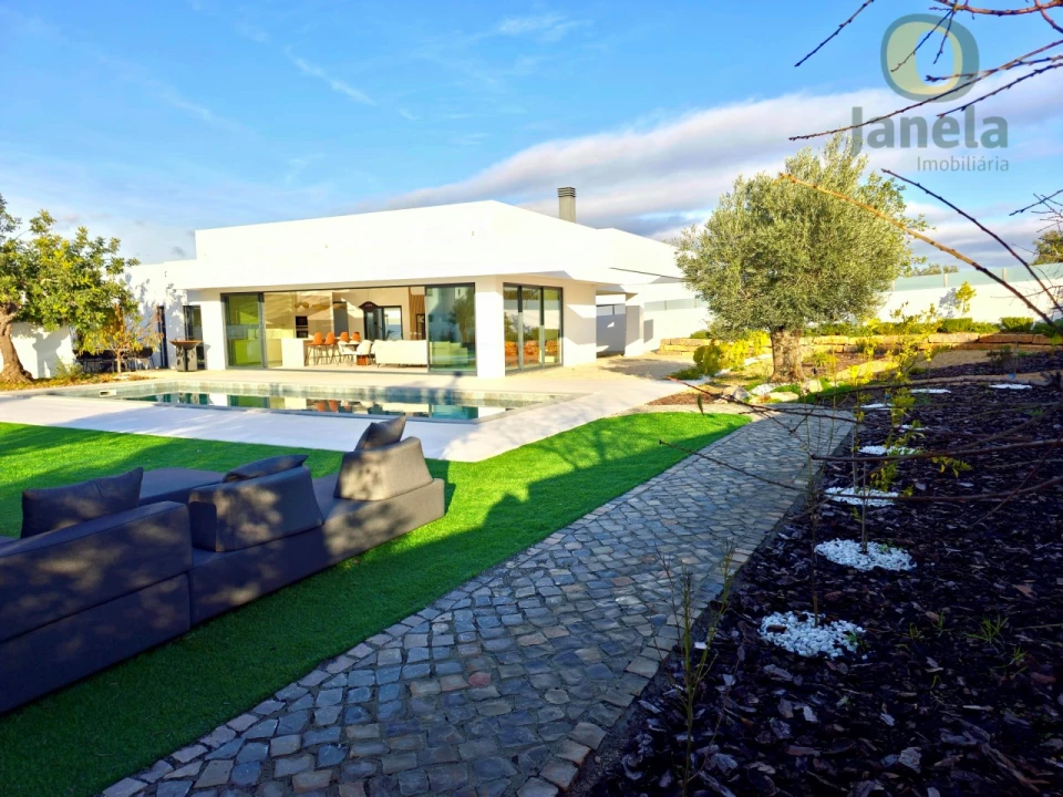 Moradia T4 para Venda em São Brás de Alportel Foto 1